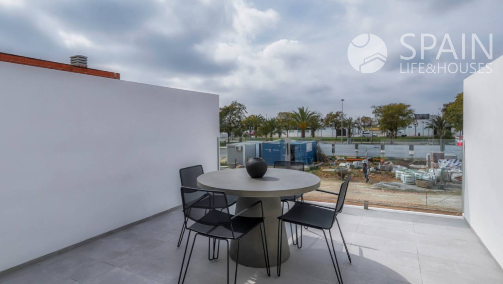 Luxusný novopostavený mestský dom v Pilar de la Horadada, 2 km od mora. Dodanie júl 2022