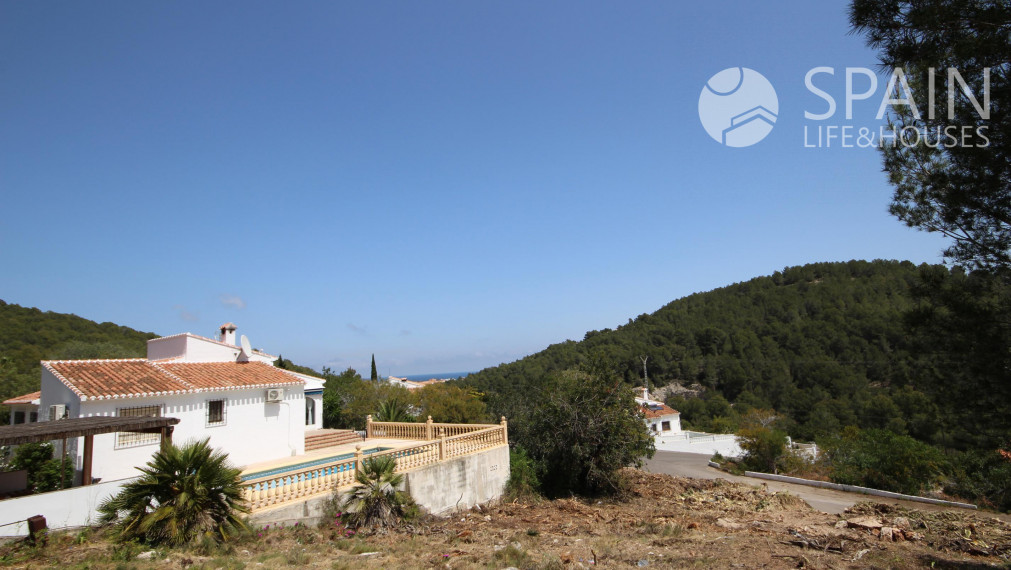 Stavebný pozemok 3 km od mora, o rozlohe 1.000 m2 v Javea