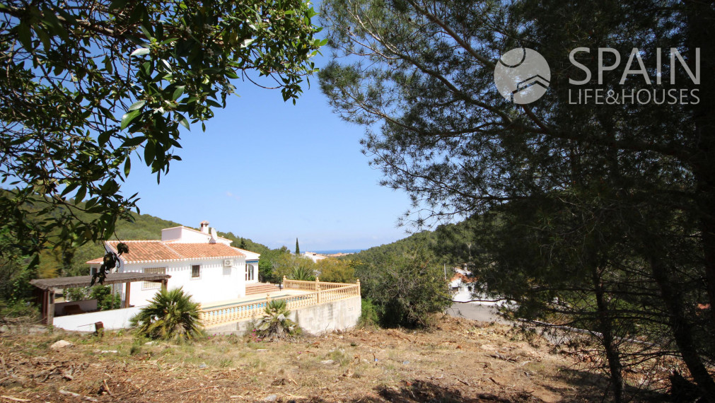 Stavebný pozemok 3 km od mora, o rozlohe 1.000 m2 v Javea