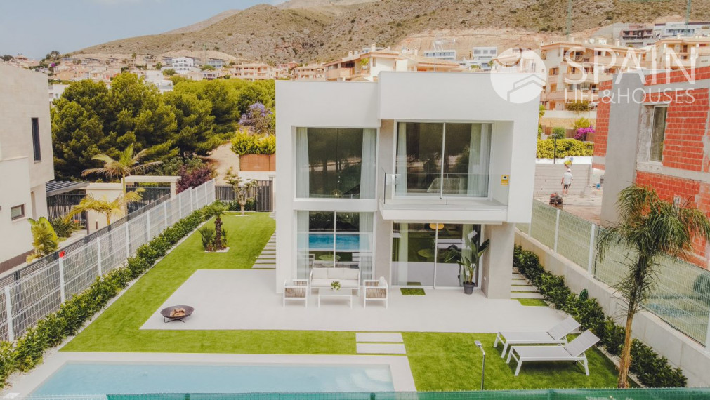 Novostavba! Nádherné vily vo Finestrat, 3-4 km od pláže, pri meste Benidorm. Dokončenie SEPT 2022