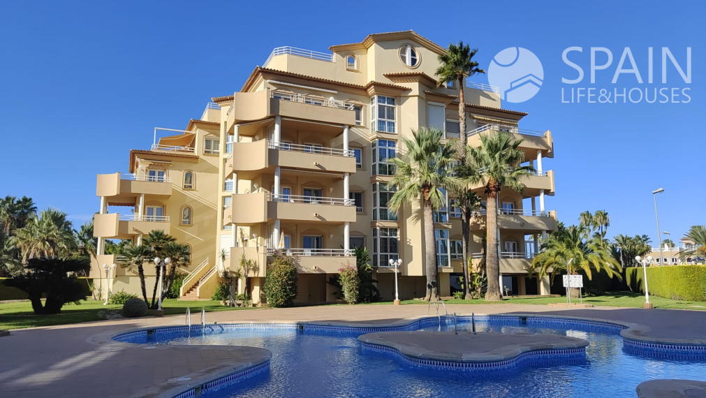 Veľkolepý 3 spálňový byt s výhľadom na golf; Oliva Nova iba 500 m od mora