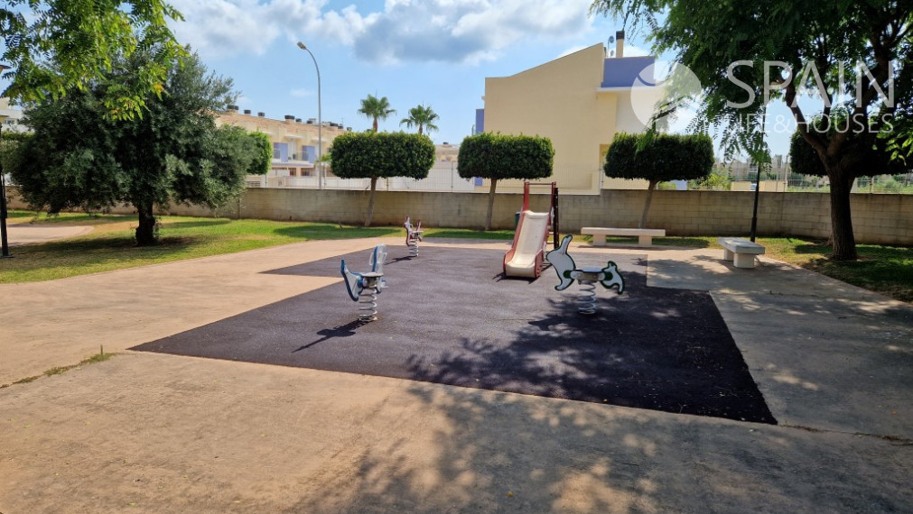 Na prenájom úžasný 3 spálňový apartmán v pokojnej oblasti El Verger (DENIA) len 6 minút chôdze od pláže