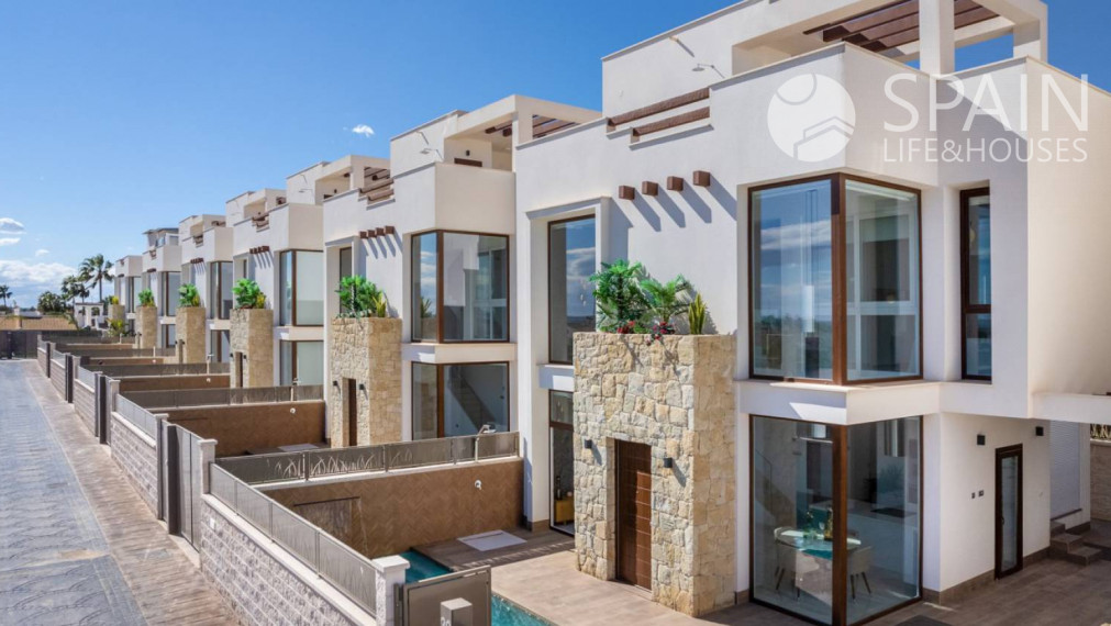 Exkluzívne luxusné vily v Rojales so súkromným bazénom, 5 km od pláže a golfového ihriska.