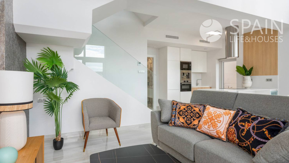 Exkluzívne luxusné vily v Rojales so súkromným bazénom, 5 km od pláže a golfového ihriska.