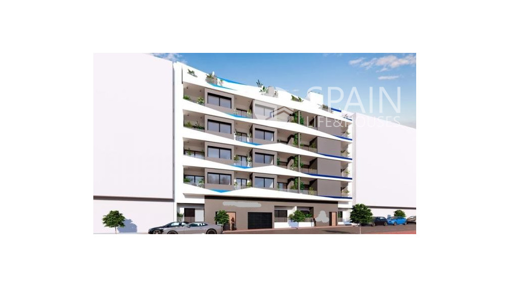 Veľkolepý apartmán s bazénom len 600 metrov od pláže v Torrevieja, Costa Blanca juh