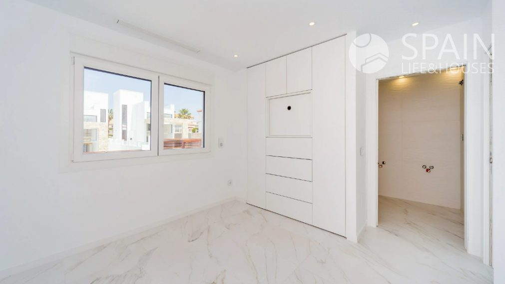 Veľkolepé vily "Galaxy Villas" v Torrevieji s krásnym výhľadom na more