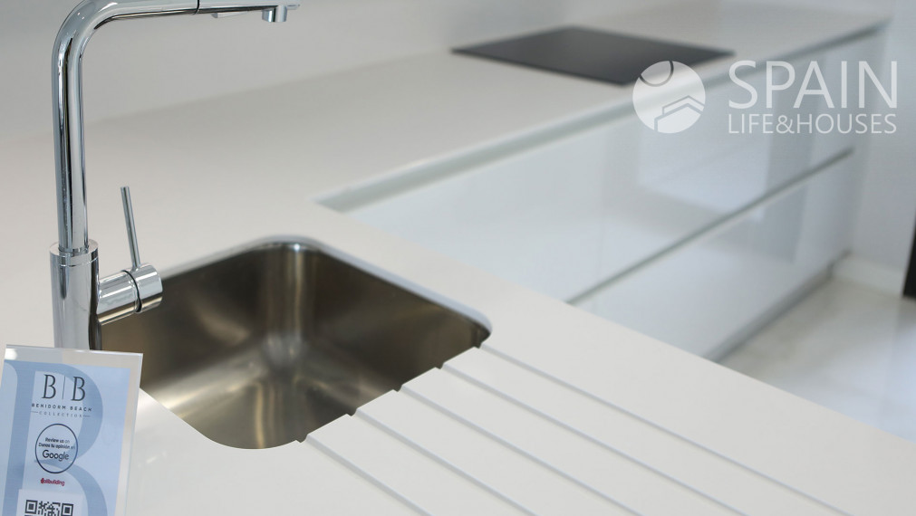 Nové rezidenčné apartmány s fantastickým výhľadom len pár minút od mora v Benidorme, Costa Blanca