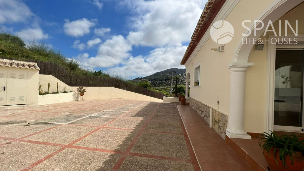 Nádherná 4 spálňová vila s bazénom v exkluzívnej časti len 10 minút od pláže, Moraira, Costa Blanca sever