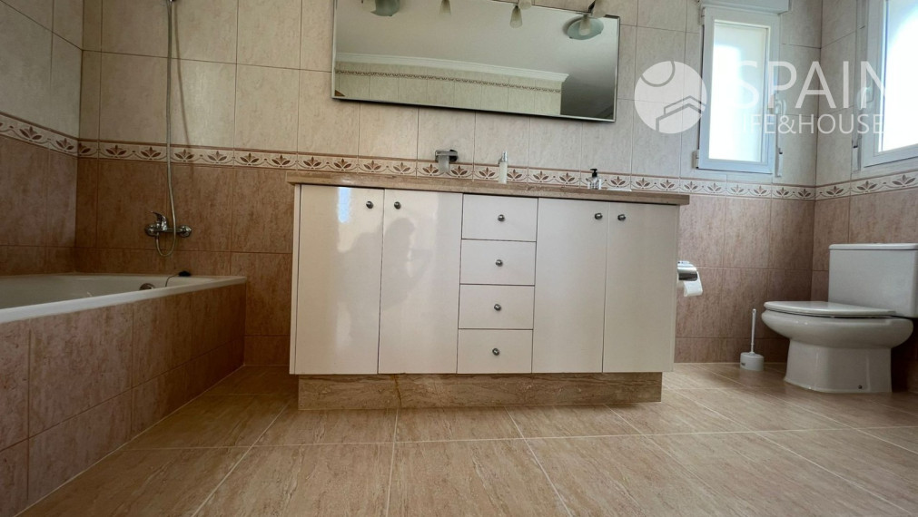 Nádherná 4 spálňová vila s bazénom v exkluzívnej časti len 10 minút od pláže, Moraira, Costa Blanca sever