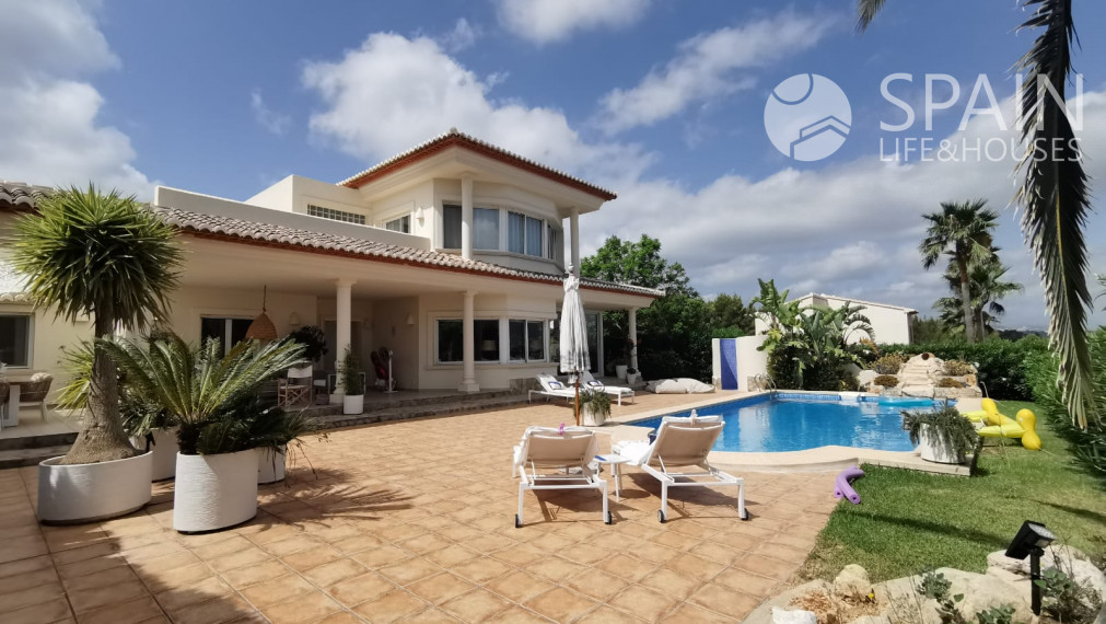 Luxusná vila s panoramatickým výhľadom v Jávea