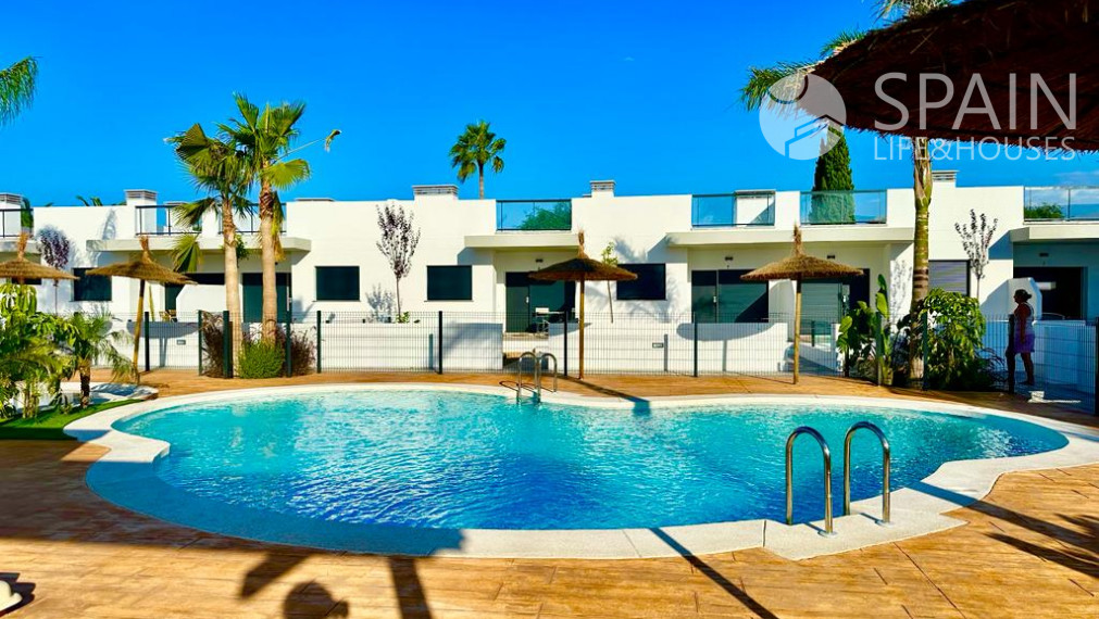 Novostavba - Moderný bungalov so záhradou neďaleko pláže v DENIA, v El Verger