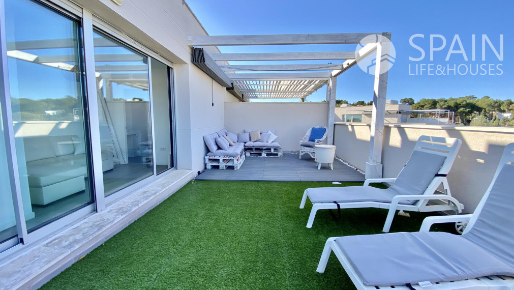 Žite v Luxuse na Pláži Arenal! 4-izbový Duplexový Penthouse s Výhľadom na Montgó a More v Jávea"