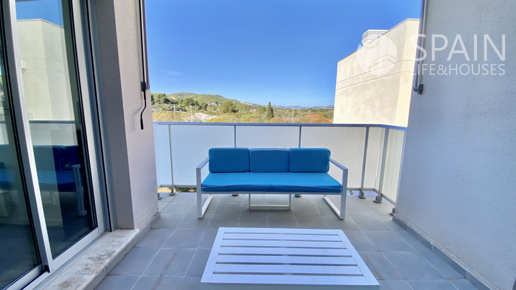 Žite v Luxuse na Pláži Arenal! 4-izbový Duplexový Penthouse s Výhľadom na Montgó a More v Jávea"