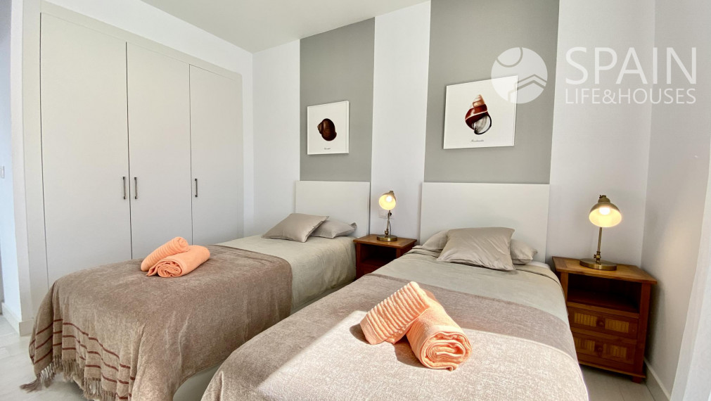 "Zažite stredomorský luxus: výnimočná jednoposchodová vila s výhľadom na Montgó v Jávei".