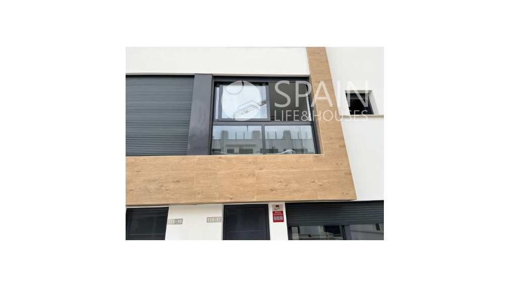 Zariadený dvojdom na predaj v calle Carcaixent