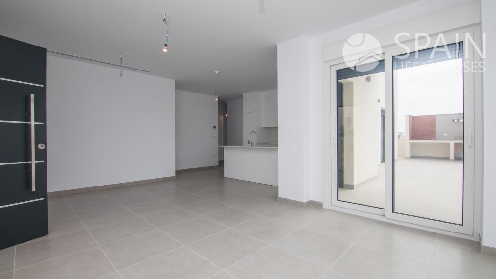 Novopostavená vila s bazénom v Polop de la Marina