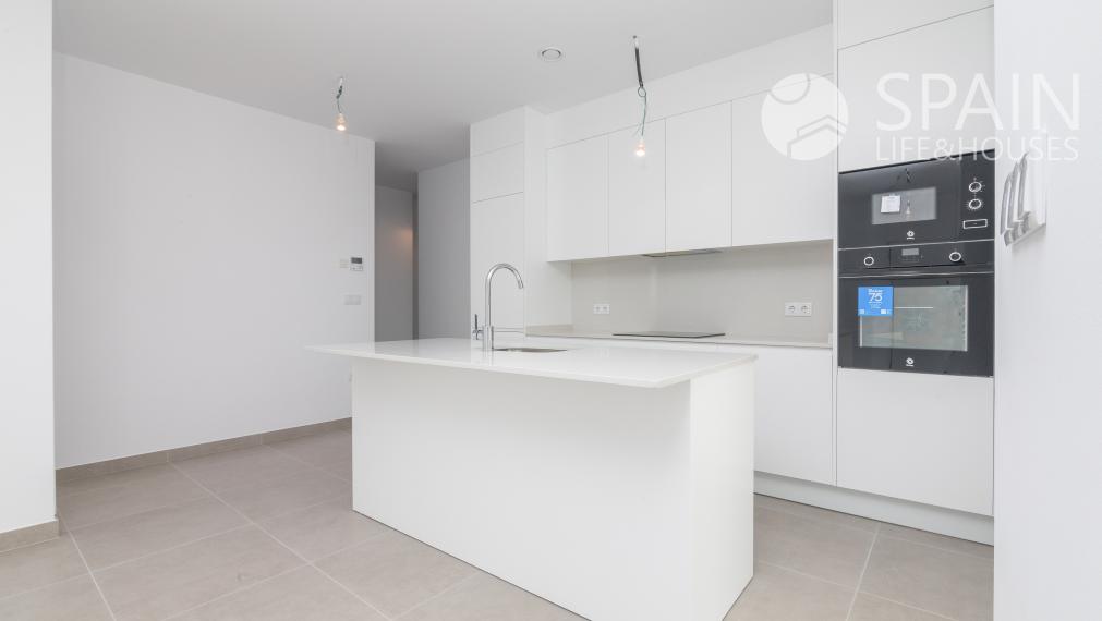 Novopostavená vila s bazénom v Polop de la Marina