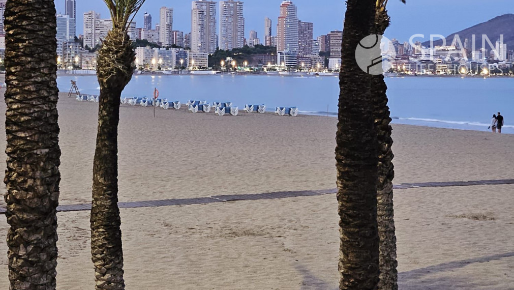 Torre de Cristal v Benidorme: domy s priestrannými terasami a nádherným výhľadom