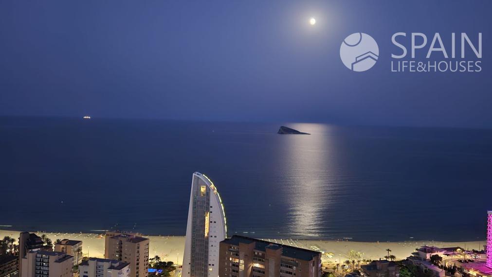 Torre de Cristal v Benidorme: domy s priestrannými terasami a nádherným výhľadom