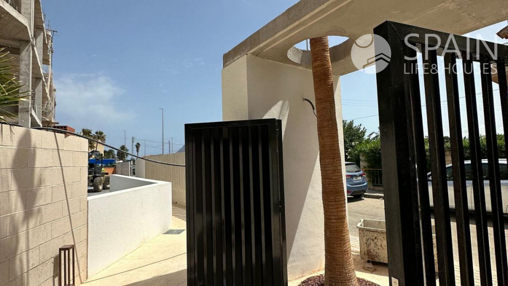 Na prenájom apartmán v 1 línii pri mori v Denia