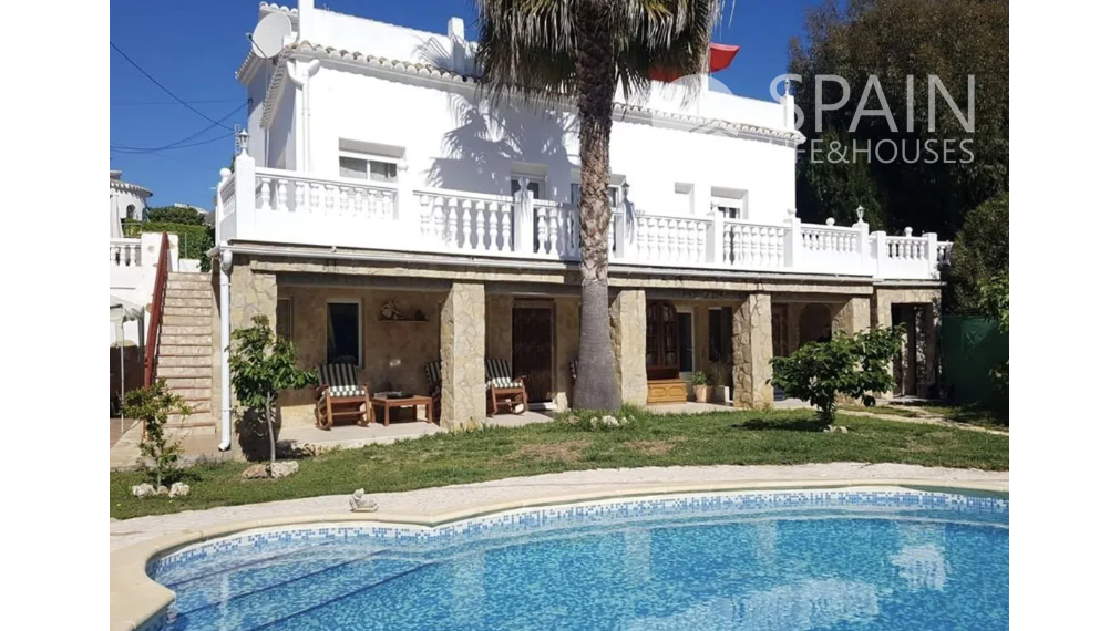 2 izbový svetlý mezonet s bazénom