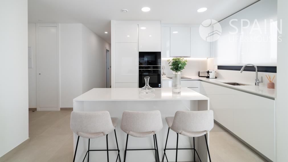 Panoramatická veža – moderné bývanie pri Playa de Poniente