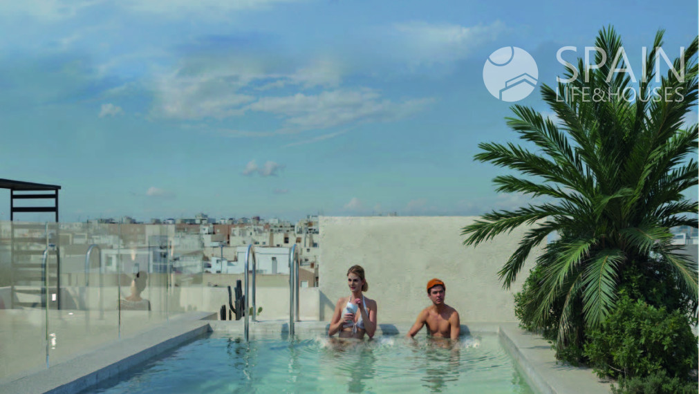 Moderný rezidenčný komplex pri mori v Torrevieje