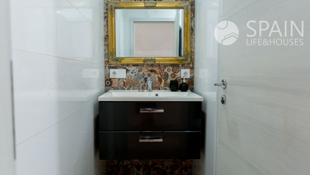 For rent beautiful, renovated 3 rooms apartment close to the center of Denia and the sea, Costa Blanca