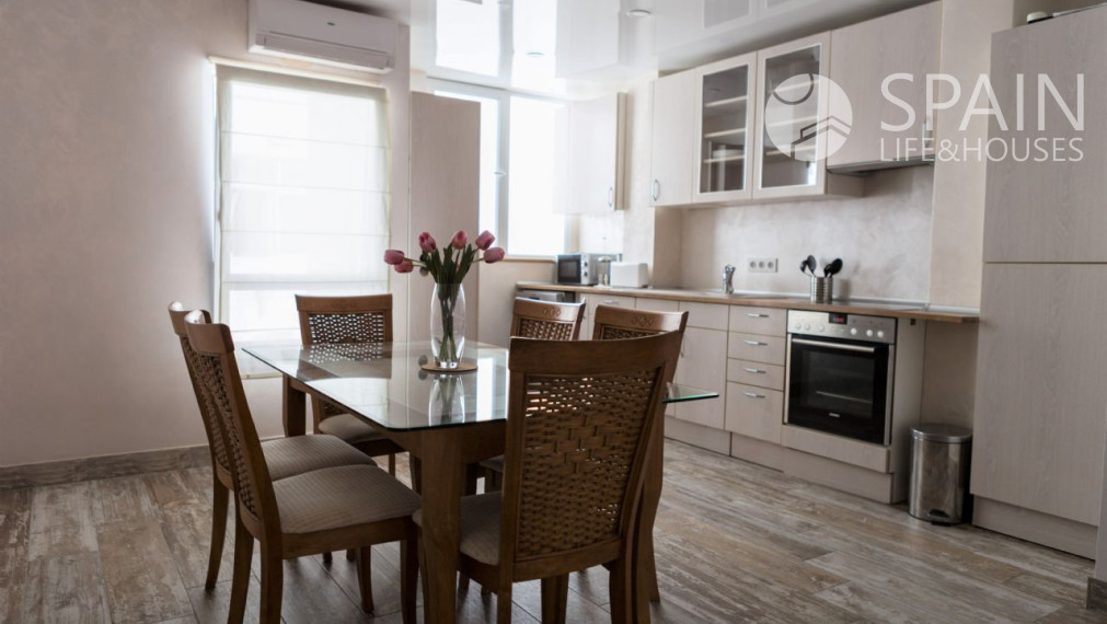 For rent beautiful, renovated 3 rooms apartment close to the center of Denia and the sea, Costa Blanca