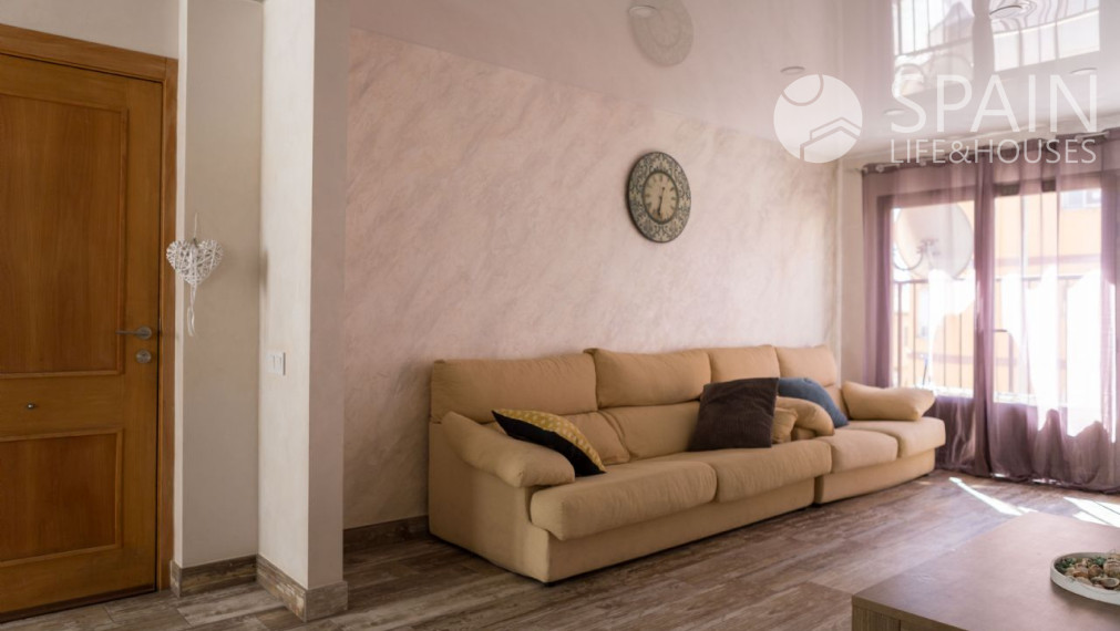 For rent beautiful, renovated 3 rooms apartment close to the center of Denia and the sea, Costa Blanca