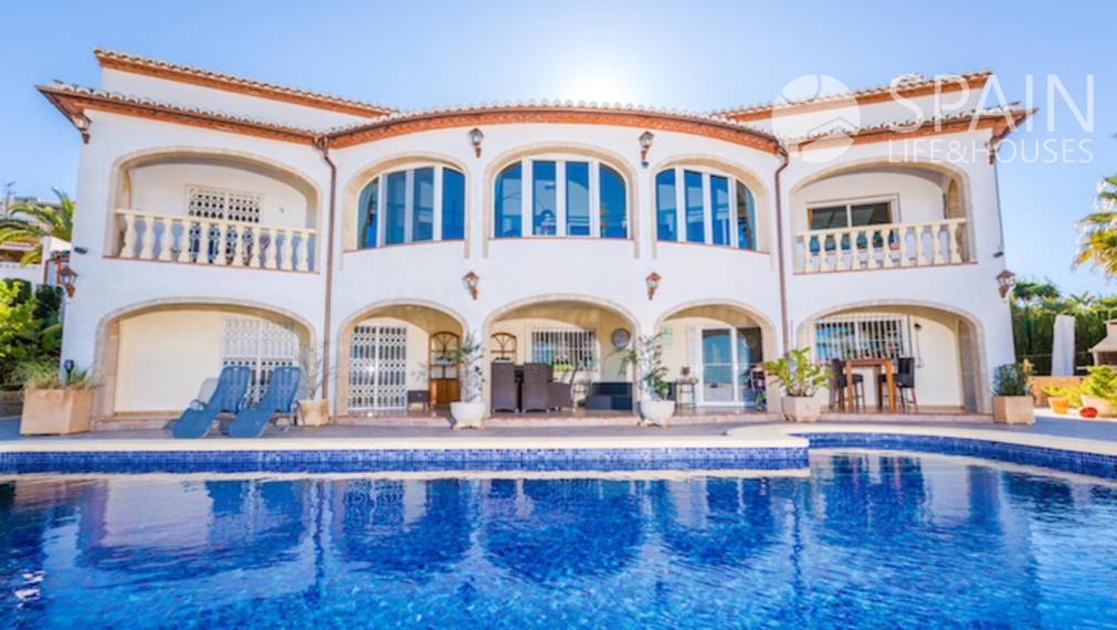 Luxurious 7-room villa with sea views in Javea, Costa Blanca