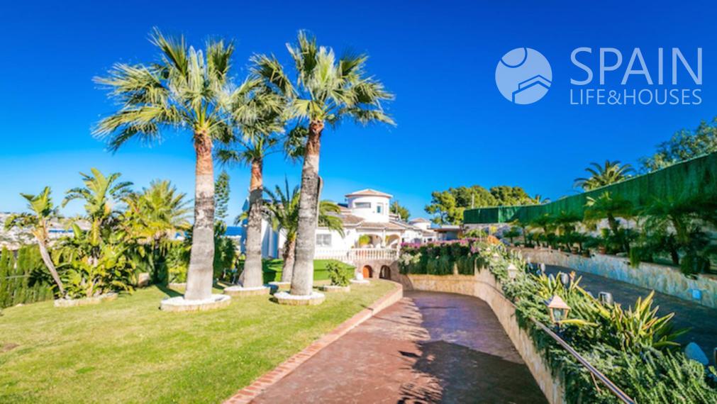 Luxurious 7-room villa with sea views in Javea, Costa Blanca