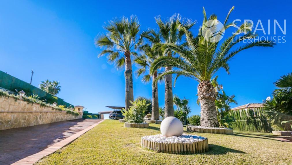 Luxurious 7-room villa with sea views in Javea, Costa Blanca