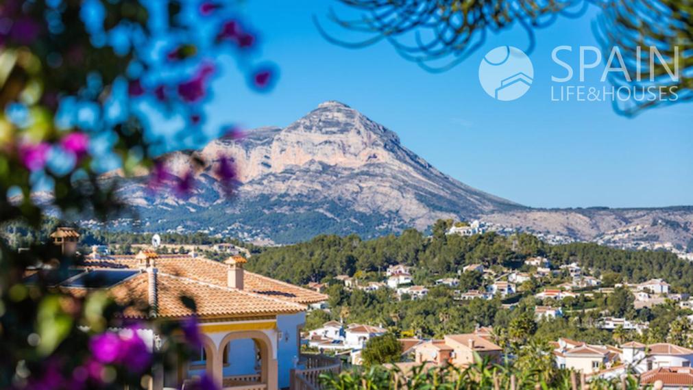 Luxurious 7-room villa with sea views in Javea, Costa Blanca