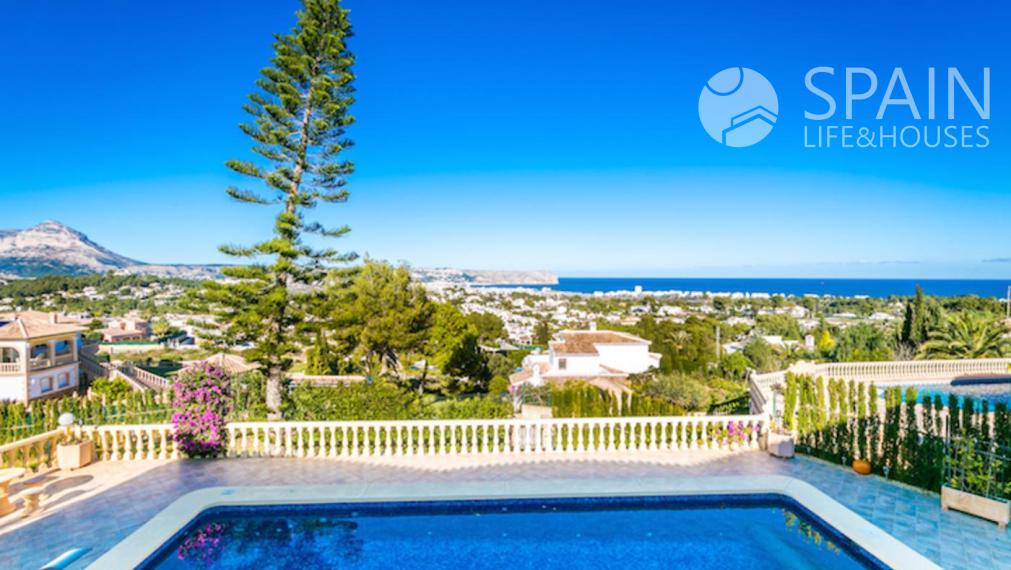 Luxurious 7-room villa with sea views in Javea, Costa Blanca