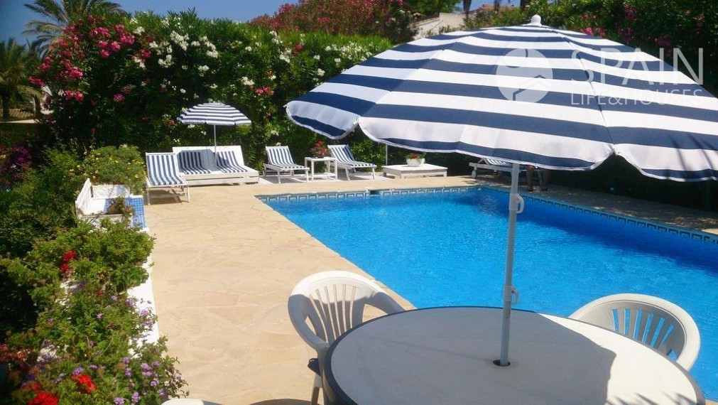 Reduced familly villa with pool just 2km from the beach, in Javea,  Costa Blanca