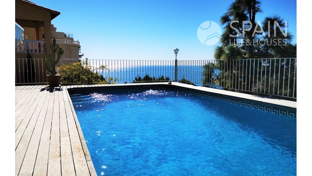 Beatifull 4 rooms villa with view in Cumbre del Sol,  Costa Blanca