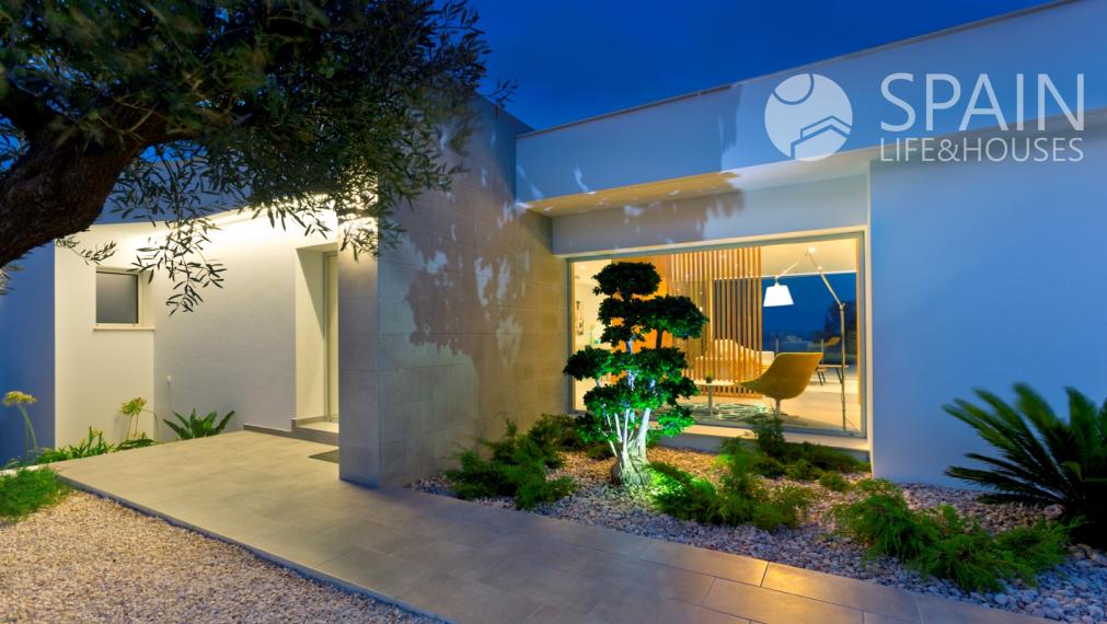 3 bedroom modern  villa in sale, key ready, in Cumbre del Sol, Costa Blanca