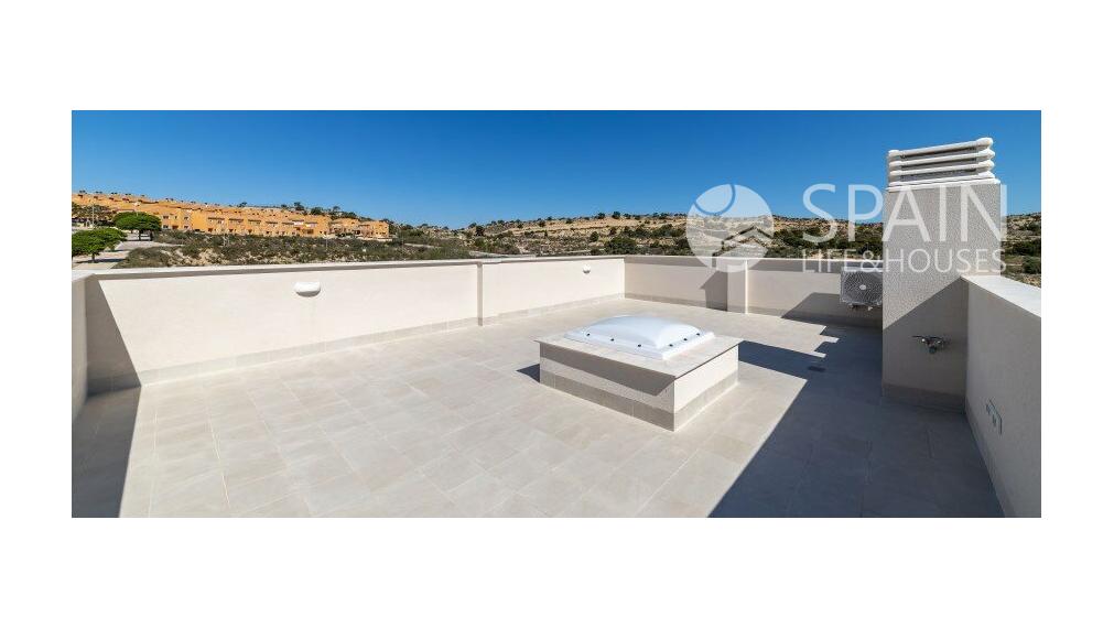 NEWBUILD Townhouses close to the golf and airport Alicante