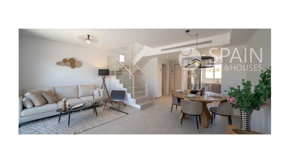 NEWBUILD Townhouses close to the golf and airport Alicante