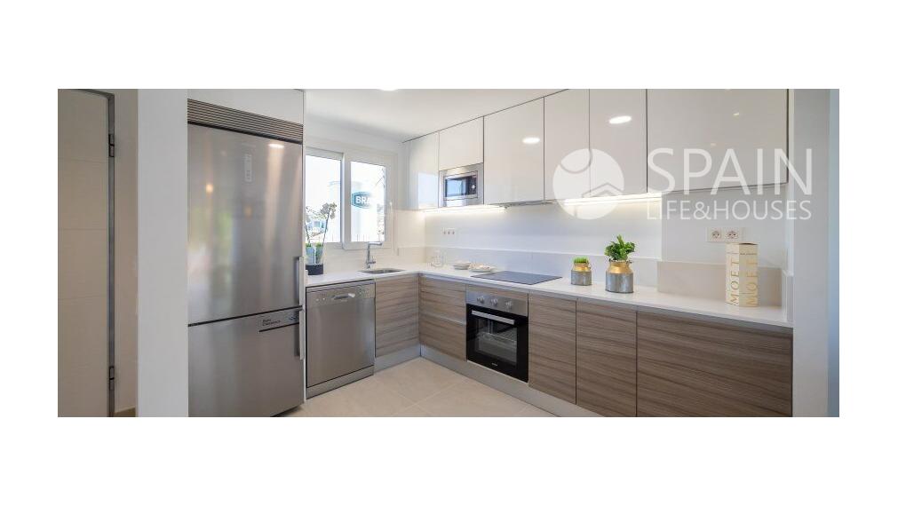 NEWBUILD Townhouses close to the golf and airport Alicante