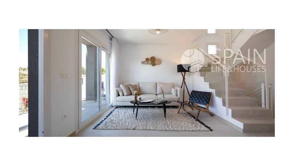 NEWBUILD Townhouses close to the golf and airport Alicante