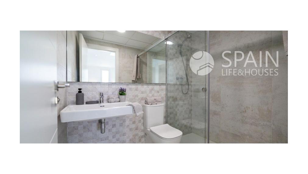 NEWBUILD Townhouses close to the golf and airport Alicante