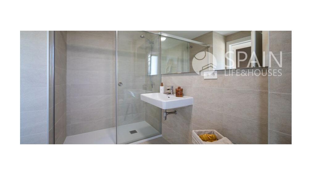 NEWBUILD Townhouses close to the golf and airport Alicante