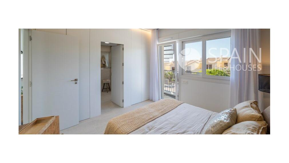 NEWBUILD Townhouses close to the golf and airport Alicante