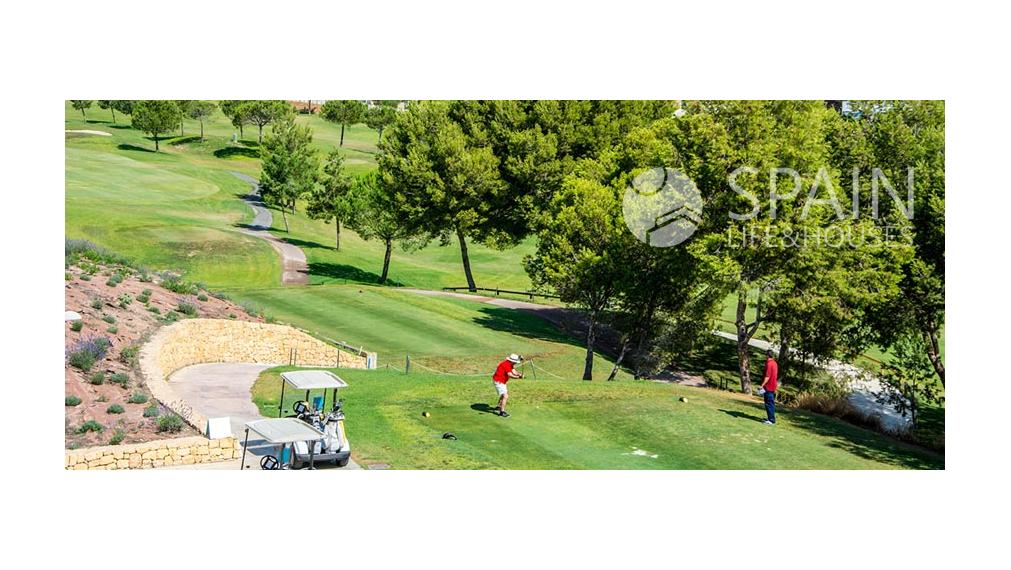 NEWBUILD Townhouses close to the golf and airport Alicante