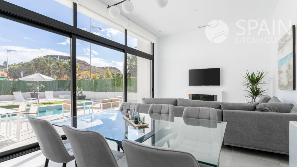 VILLA ESENCIA. New detached villas with a private pool close to Murcia