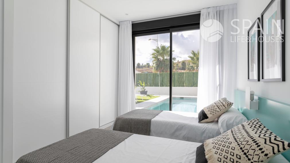 VILLA ESENCIA. New detached villas with a private pool close to Murcia