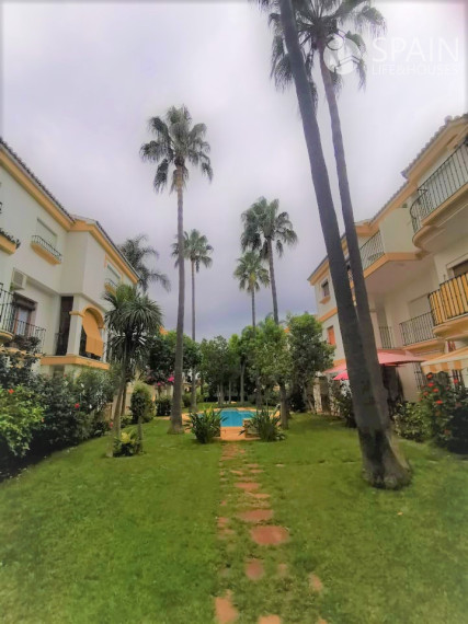 Romantic 1-bedroom furnished apartment in DENIA, Costa Blanca with balcony and comunal pools just 7 min walk from the beach and ca 15 min about the center