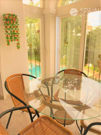 Romantic 1-bedroom furnished apartment in DENIA, Costa Blanca with balcony and comunal pools just 7 min walk from the beach and ca 15 min about the center